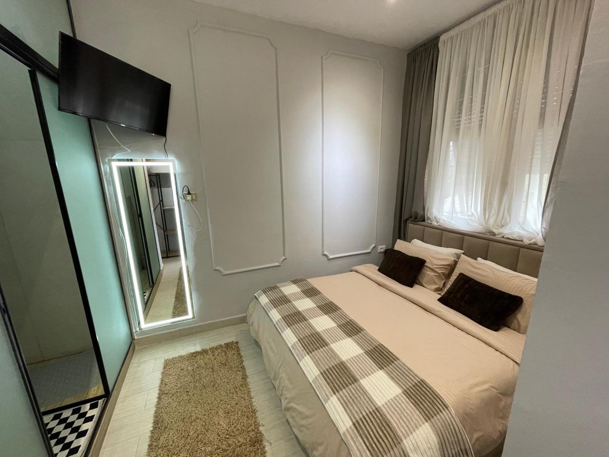 Blloku Tirana Studio Экстерьер фото