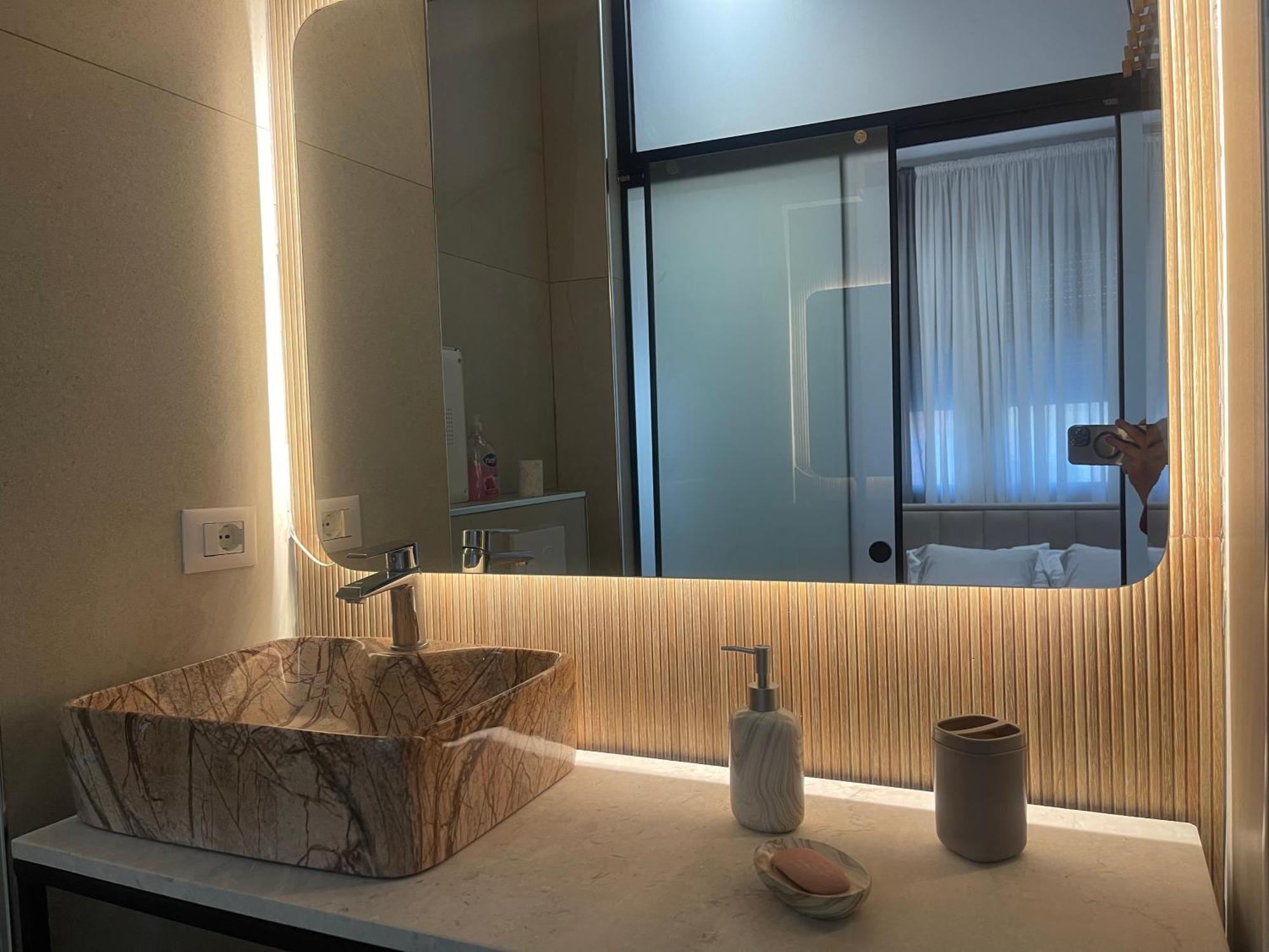 Blloku Tirana Studio Экстерьер фото