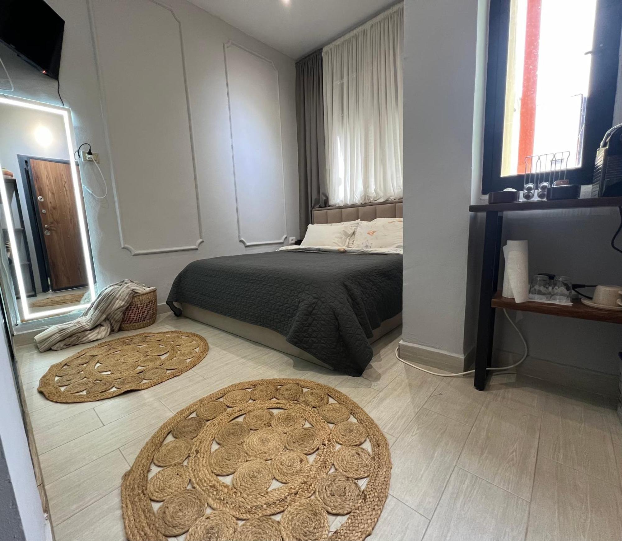Blloku Tirana Studio Экстерьер фото